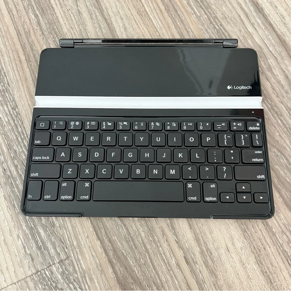 Logitech IPad Keyboard 3rd and 4th generation